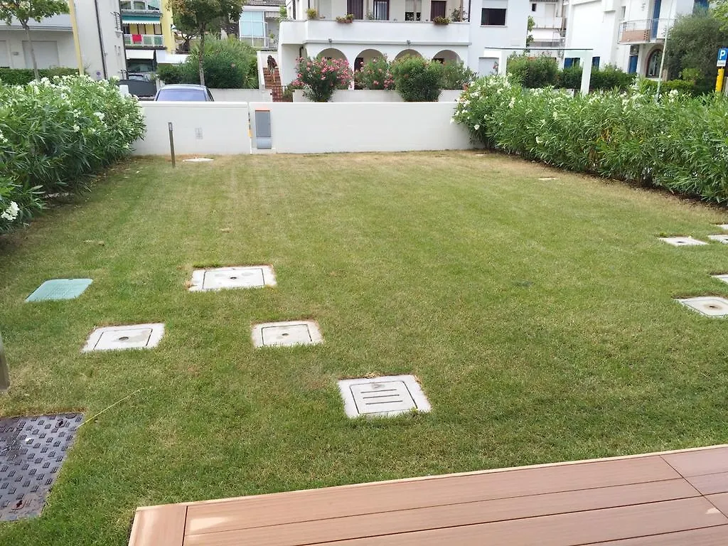 Sea Beach Apartment Lido di Jesolo 0*,  Italia