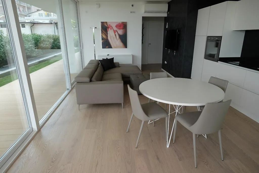 Sea Beach Apartment Lido di Jesolo 0*,  Italia