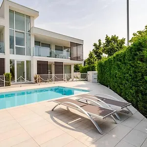 Apartment Luma With Pool, Lido di Jesolo